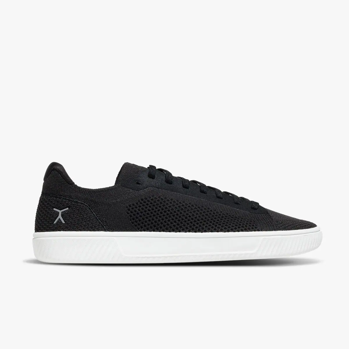 Босоногие кроссовки Flux Adapt Knit Trainer — чёрный и белый